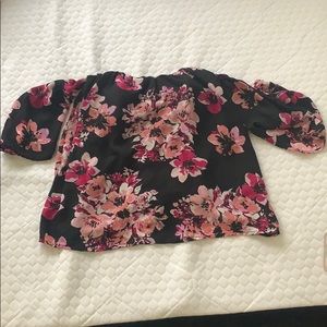 Strapless floral shirt.